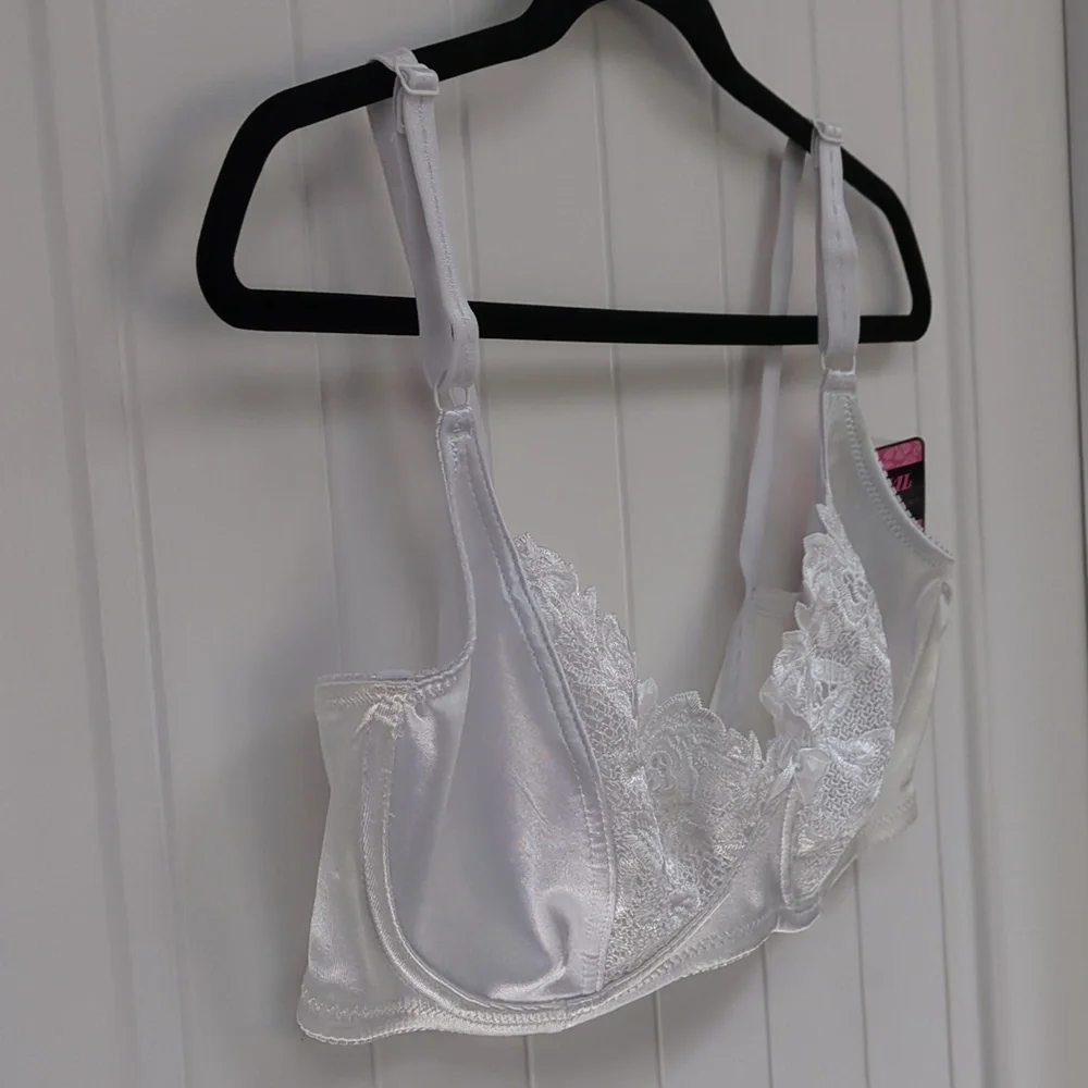 Carnival White Lace Bra 40D - Picture 2 of 5